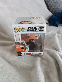 Figurine Funko pop ahsoka n°464 en bon état général boite légèrement usée