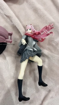 figurine zerotwo