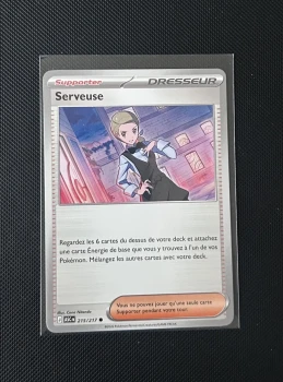 Carte Pokémon - Serveuse 215/217 - Héros Transcendants