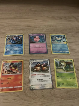 Lot de 6 cartes Pokémon différentes séries