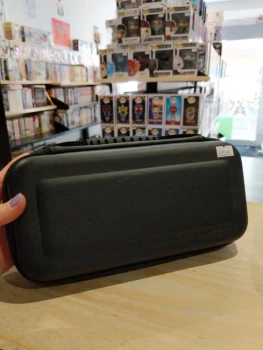Housse Nintendo Switch Orzly – Noire – Très bon état