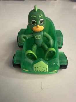 Voiture pyjamasque verte hasbro