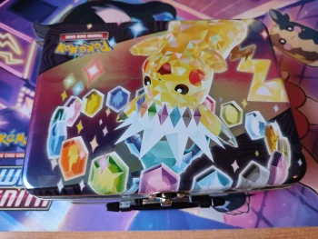 Valisette Pikachu EV08 + Goodies Sans Boosters.