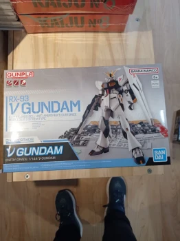 Gundam Gunpla Entry Grade 1/144 Nu Gundam