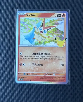 Carte Pokémon - Victini 13/128 - Holo - 30ème Anniversaire