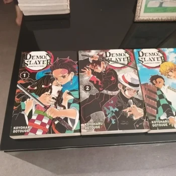 lot mangas demon slayer n°1-2-3 - excellent état