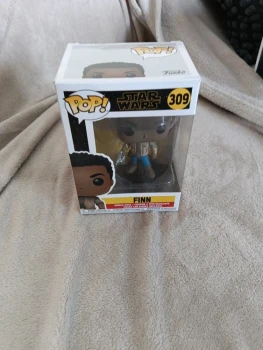Figurine pop star Wars finn n° 309 en  très bon état général