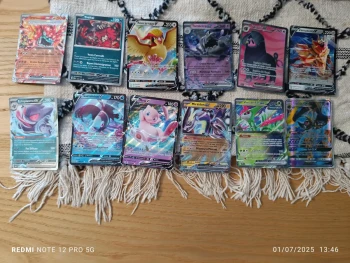Carte pokémon en état neuf sauf pour 4 carte