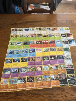 Lot de 66 cartes Pokémon