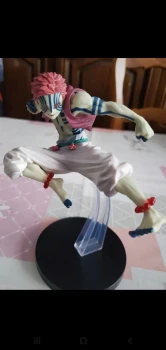 Figurine demon slayer akaza