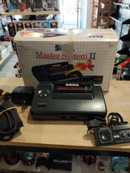 Sega Master System II – En boîte – Très bon état – Fonctionnelle