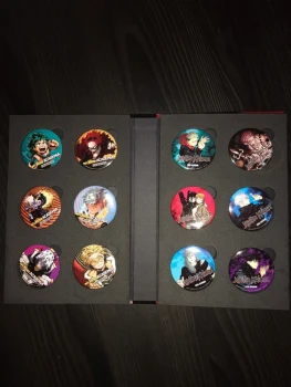 Achète et vends de la seconde main AccueilDivertissementJeux de sociétéGoodies Jeux de société Livre de badge mha & jjk kioon