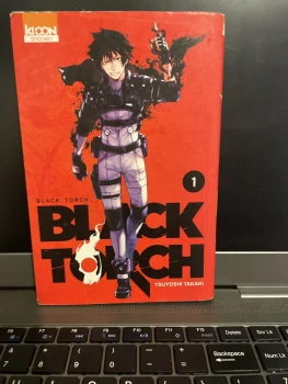 Black torch tome 1
